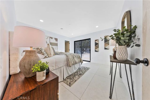 1033 E Via Escuela, Palm Springs, CA 92262