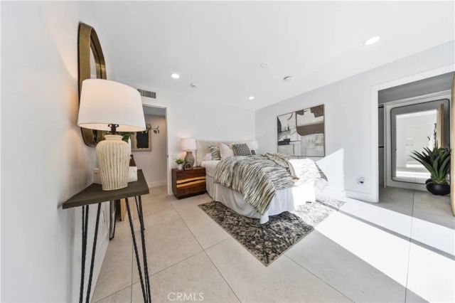 1033 E Via Escuela, Palm Springs, CA 92262