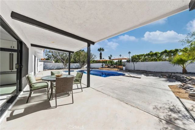 1033 E Via Escuela, Palm Springs, CA 92262