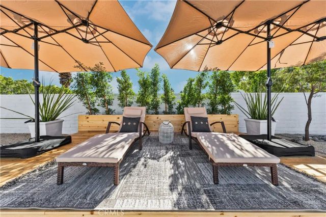 1033 E Via Escuela, Palm Springs, CA 92262