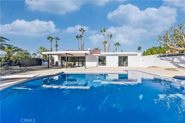 1033 E Via Escuela, Palm Springs, CA 92262