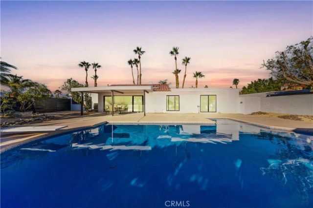1033 E Via Escuela, Palm Springs, CA 92262