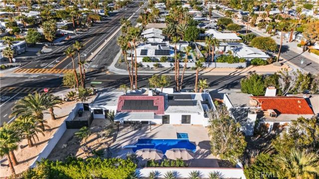 1033 E Via Escuela, Palm Springs, CA 92262