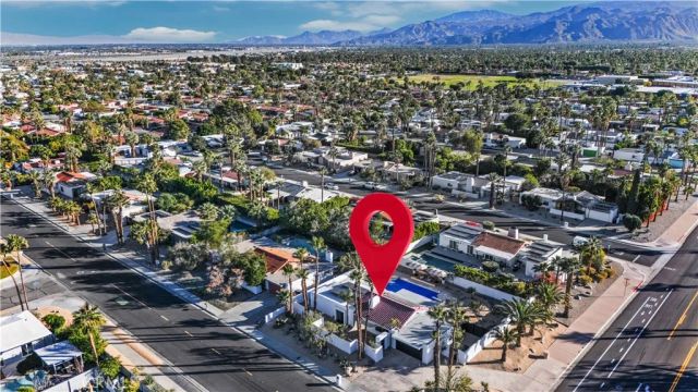 1033 E Via Escuela, Palm Springs, CA 92262