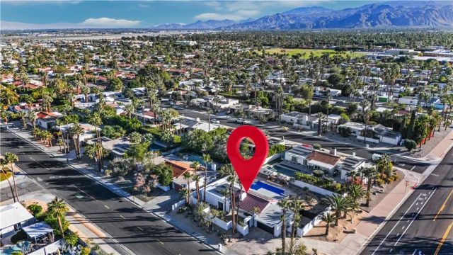 1033 E Via Escuela, Palm Springs, CA 92262