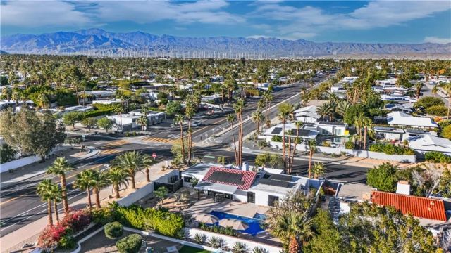 1033 E Via Escuela, Palm Springs, CA 92262