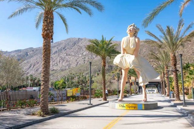 1033 E Via Escuela, Palm Springs, CA 92262