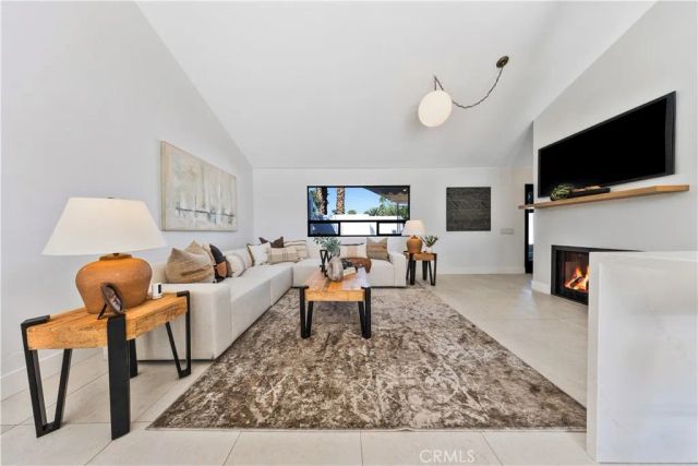 1033 E Via Escuela, Palm Springs, CA 92262