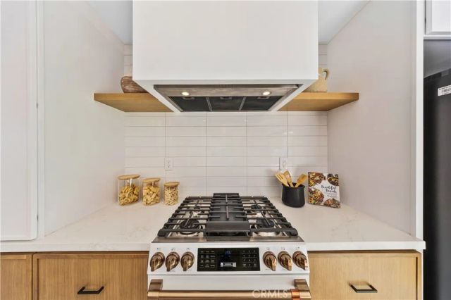 1033 E Via Escuela, Palm Springs, CA 92262