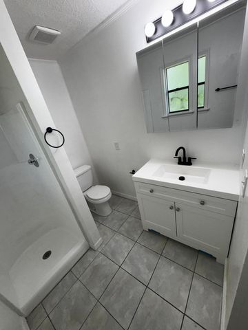 1464 W 32nd Street, Riviera Beach, FL 33404