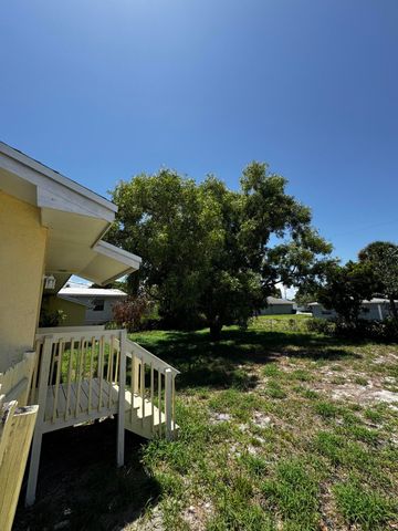 1464 W 32nd Street, Riviera Beach, FL 33404
