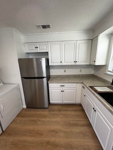 1464 W 32nd Street, Riviera Beach, FL 33404
