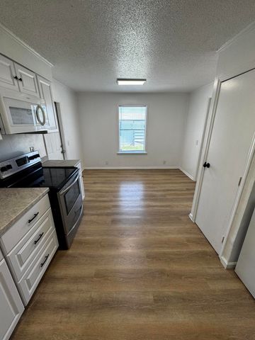 1464 W 32nd Street, Riviera Beach, FL 33404