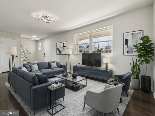 6815 ROLLING RD, Springfield, VA 22152