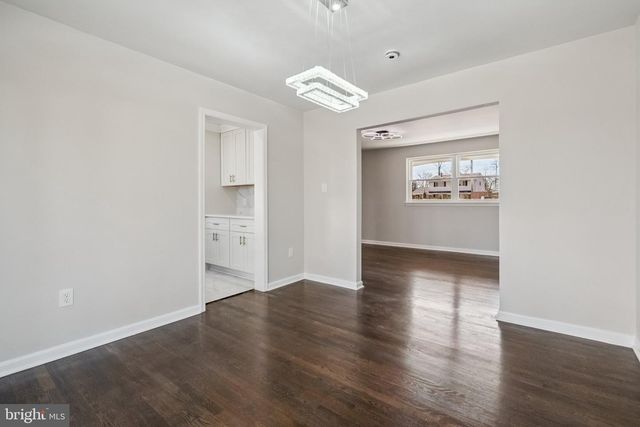 6815 ROLLING RD, Springfield, VA 22152