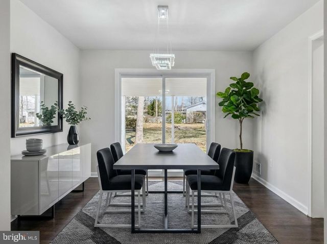 6815 ROLLING RD, Springfield, VA 22152