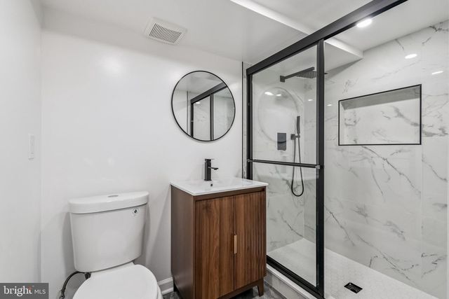 6815 ROLLING RD, Springfield, VA 22152