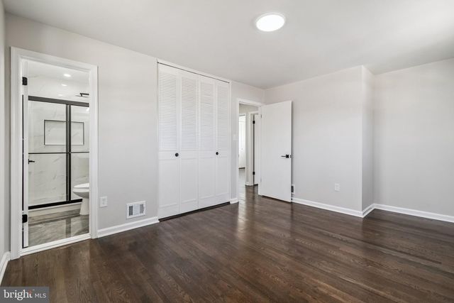 6815 ROLLING RD, Springfield, VA 22152