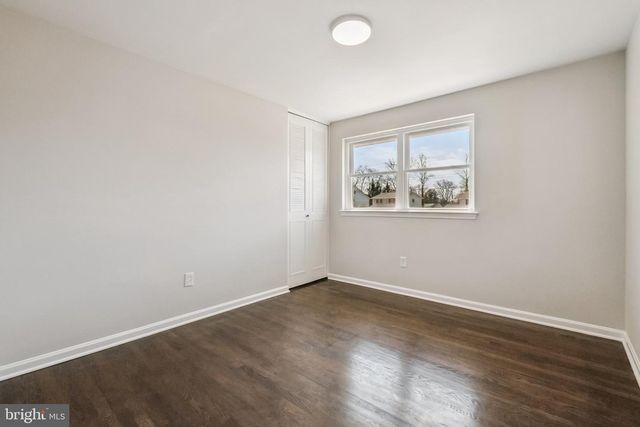 6815 ROLLING RD, Springfield, VA 22152