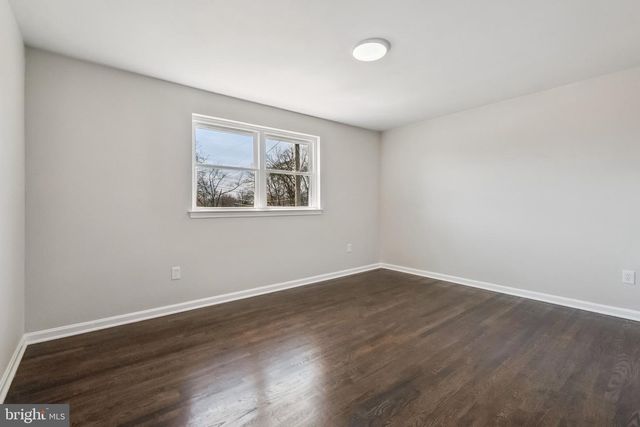 6815 ROLLING RD, Springfield, VA 22152