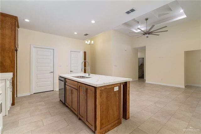 613 Tower Oak Drive, Alamo, TX 78516