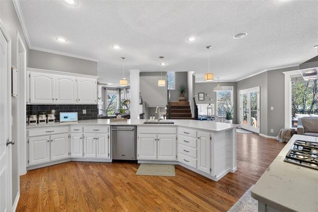 2612 SW Wintercreek Drive, Lee's Summit, MO 64081