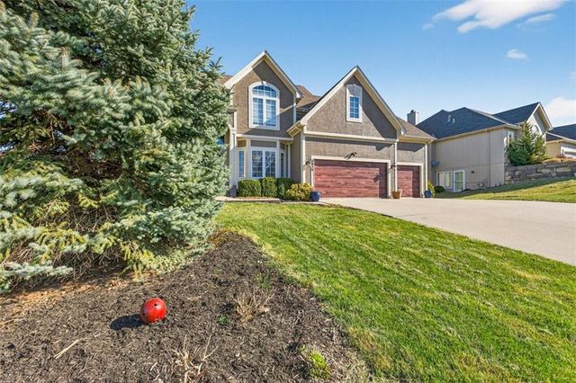 2612 SW Wintercreek Drive, Lee's Summit, MO 64081