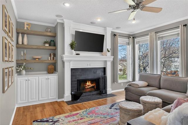 2612 SW Wintercreek Drive, Lee's Summit, MO 64081