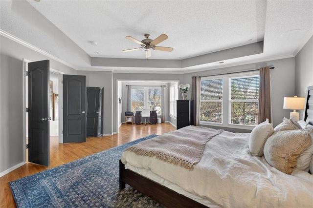 2612 SW Wintercreek Drive, Lee's Summit, MO 64081