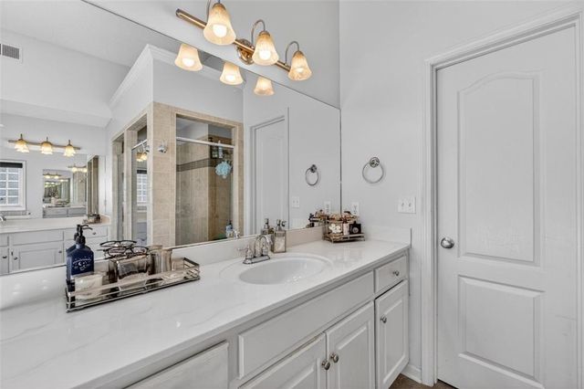 2612 SW Wintercreek Drive, Lee's Summit, MO 64081