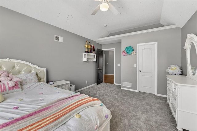 2612 SW Wintercreek Drive, Lee's Summit, MO 64081