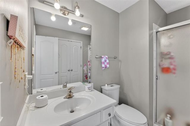 2612 SW Wintercreek Drive, Lee's Summit, MO 64081