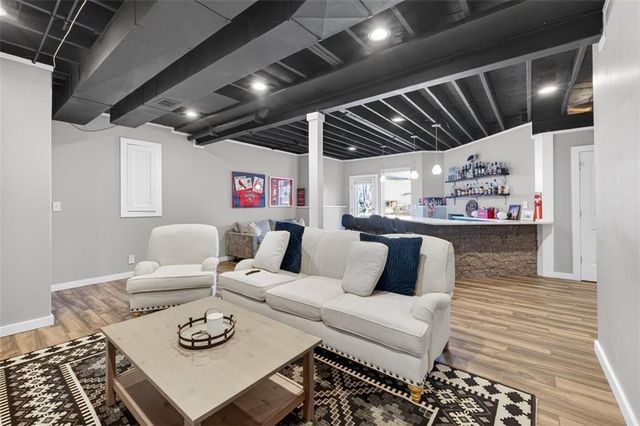 2612 SW Wintercreek Drive, Lee's Summit, MO 64081