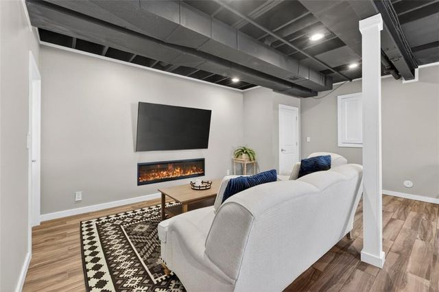 2612 SW Wintercreek Drive, Lee's Summit, MO 64081