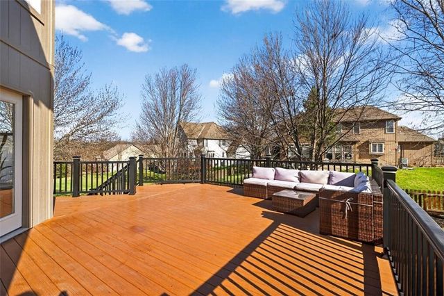 2612 SW Wintercreek Drive, Lee's Summit, MO 64081