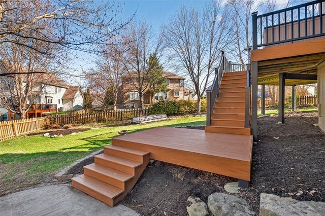 2612 SW Wintercreek Drive, Lee's Summit, MO 64081