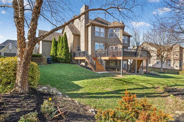 2612 SW Wintercreek Drive, Lee's Summit, MO 64081