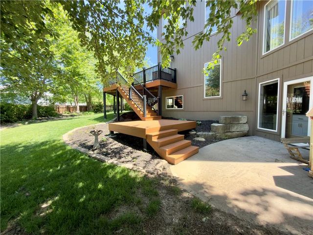 2612 SW Wintercreek Drive, Lee's Summit, MO 64081