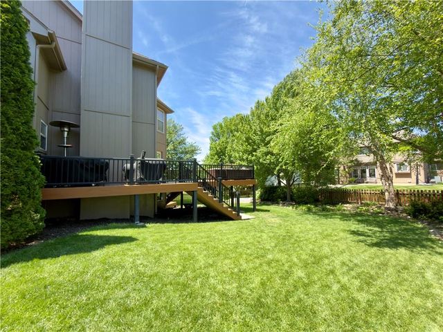 2612 SW Wintercreek Drive, Lee's Summit, MO 64081