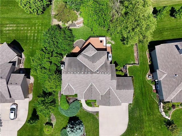 2612 SW Wintercreek Drive, Lee's Summit, MO 64081