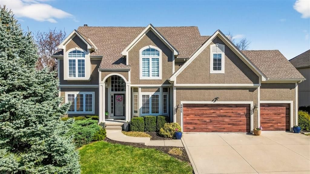 2612 SW Wintercreek Drive, Lee's Summit, MO 64081