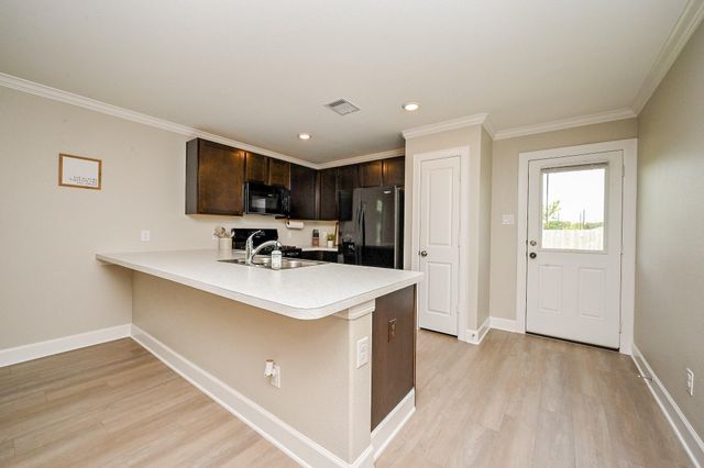 4235 Palmetto Grove Lane, Baytown, TX 77521