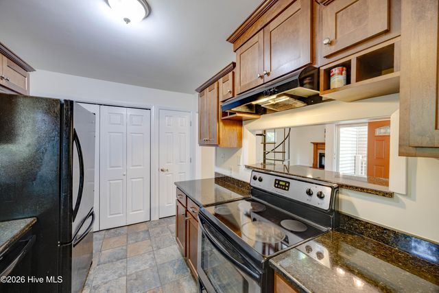 105 Tanglewood Drive, Greenville, NC 27858