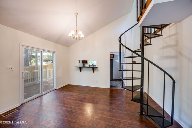 105 Tanglewood Drive, Greenville, NC 27858