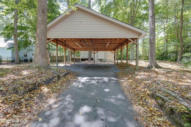 105 Tanglewood Drive, Greenville, NC 27858