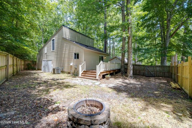 105 Tanglewood Drive, Greenville, NC 27858
