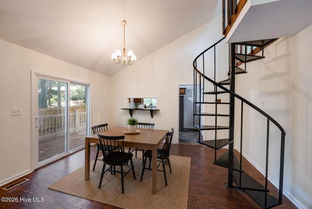 105 Tanglewood Drive, Greenville, NC 27858