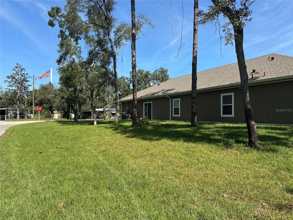 Image 4 of property listing at 6376 W FLANDERS LANE, Crystal River, FL 34429