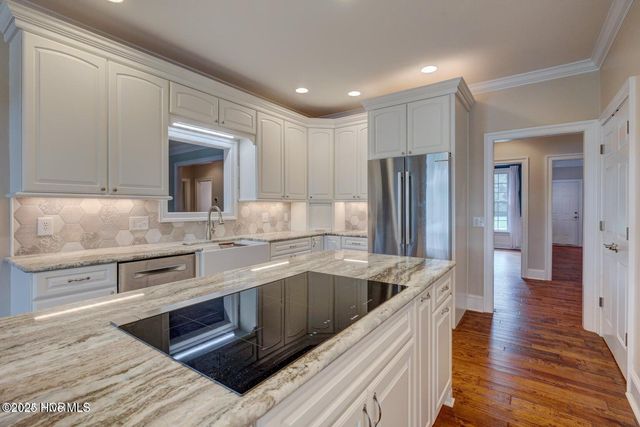 140 River Woods Drive, Wallace, NC 28466