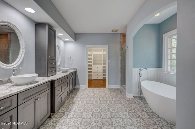 140 River Woods Drive, Wallace, NC 28466